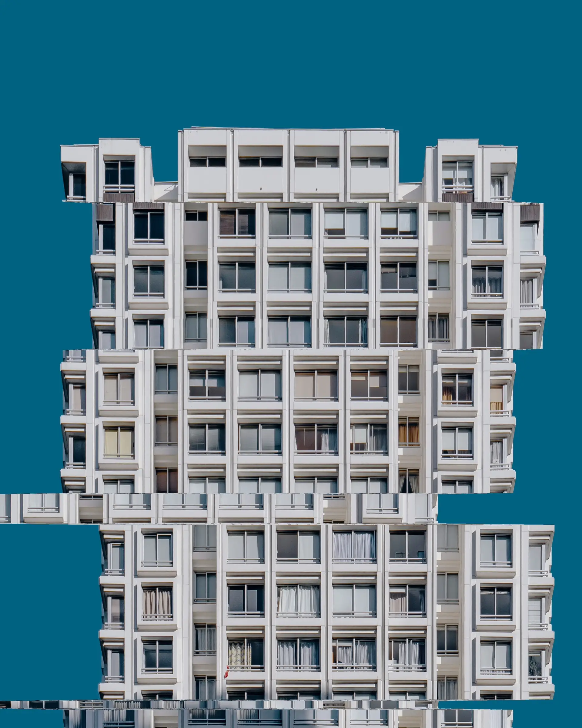 a_building_with_many_windows_01.jpg