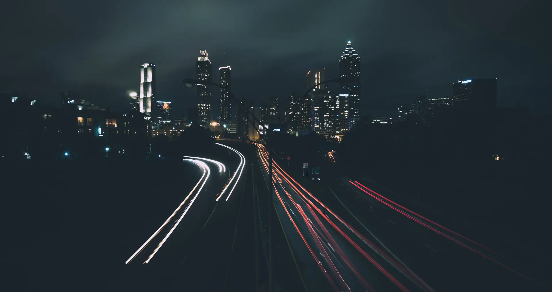 a_city_skyline_at_night.jpg