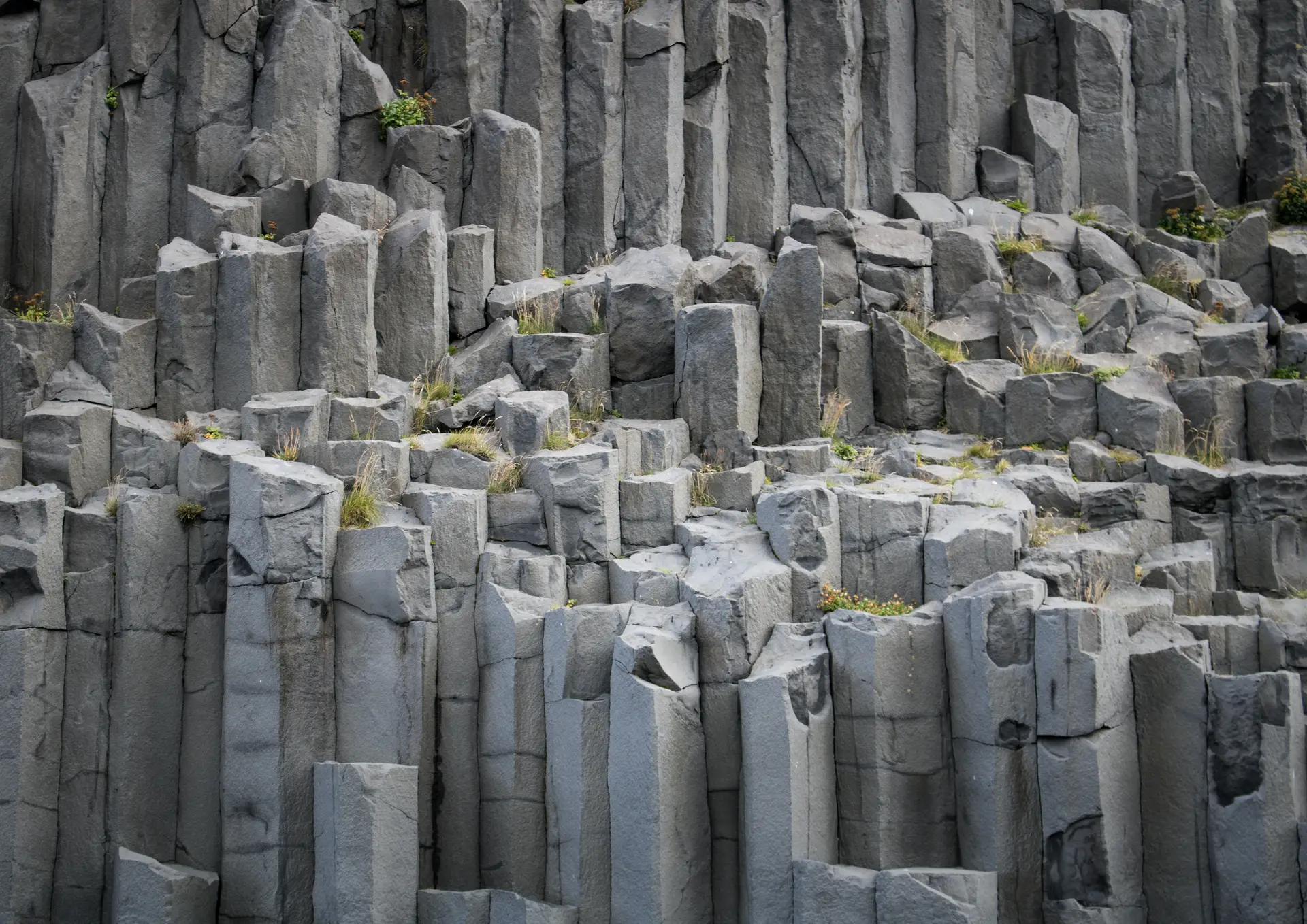 a_close_up_of_a_rock_formation.jpg